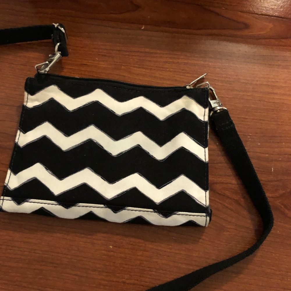 Black/White Wallet Strap Purse/Thirty one
